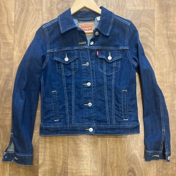 Levi’s dark wash size small Jean jacket - Picture 5 of 10